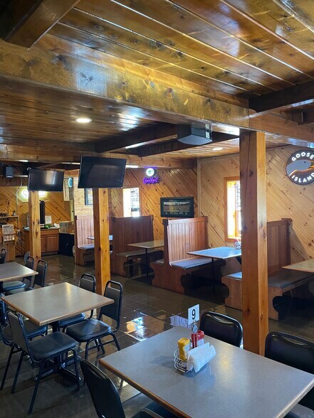 More Photos Of 8101 Schofield Ave, Weston Bar For Sale