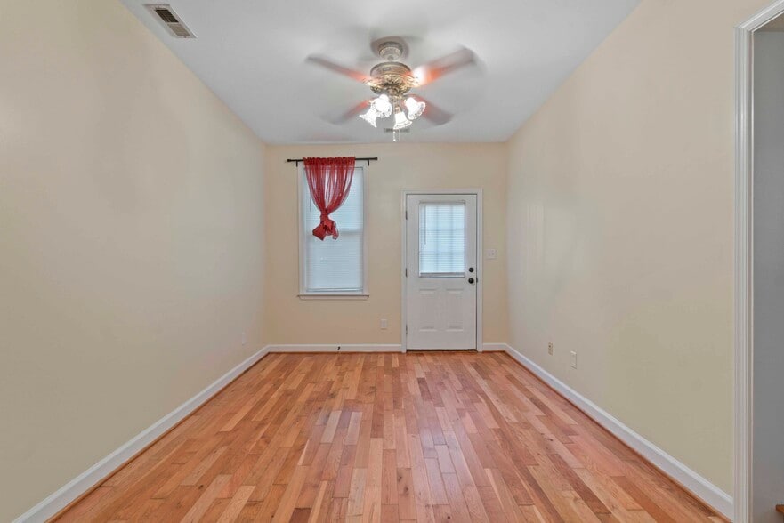 More Photos Of 5011 Roland Ave, Baltimore Apartments For Sale
