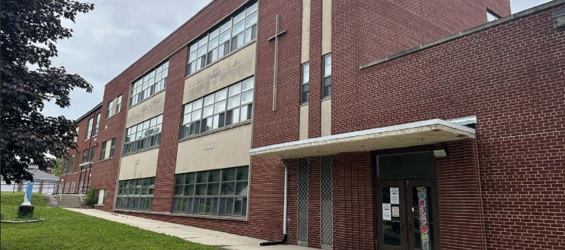 More Photos Of 3945 S Kansas Ave, Milwaukee Schools For Sale