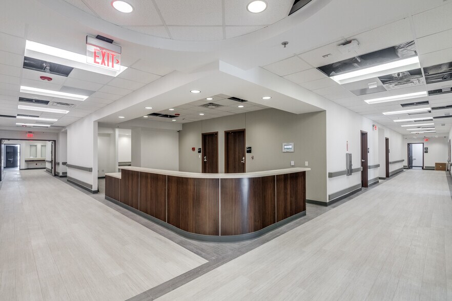 More Photos Of 6601 W University Dr, McKinney Hospital For Lease