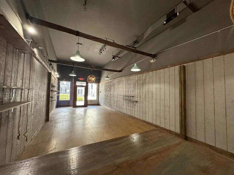 More Photos Of 2029 Harrison St, Hollywood Storefront For Lease