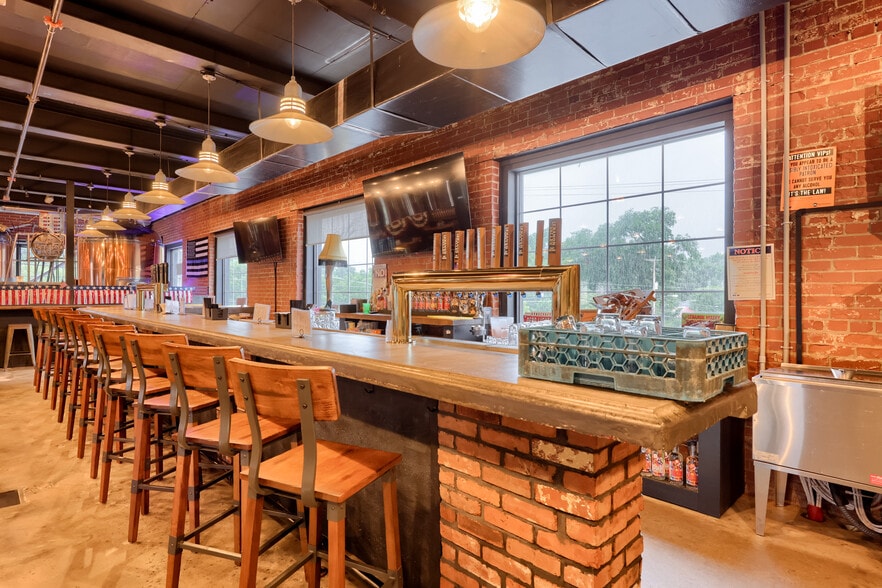 More Photos Of 640 Miller St, Lebanon Warehouse For Sale
