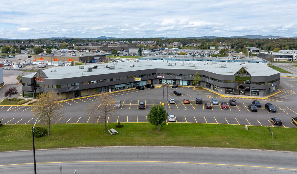 More Photos Of 2500 Rue Jean-Perrin, Québec Unknown For Lease