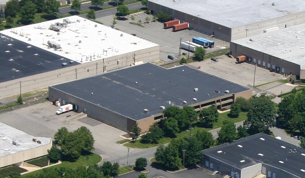 More Photos Of 90 Newfield Ave, Edison Warehouse For Lease
