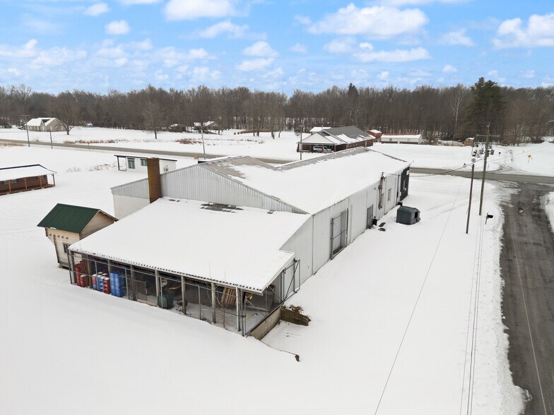 More Photos Of 677 S Cardinal Ln, Scottsburg Industrial For Sale