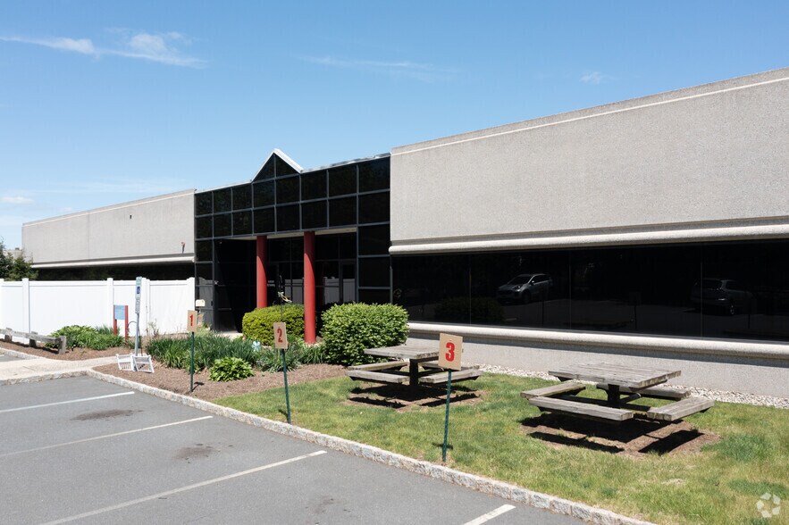 More Photos Of 4001 Hadley Rd, South Plainfield Office For Lease