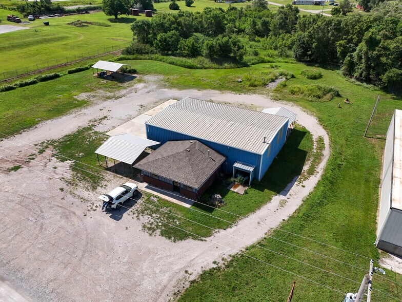 More Photos Of 3315 Central Ave, Winfield Warehouse For Sale