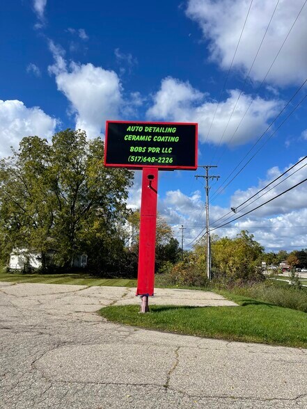 More Photos Of 530 E Saginaw Hwy, Grand Ledge Auto Repair For Sale