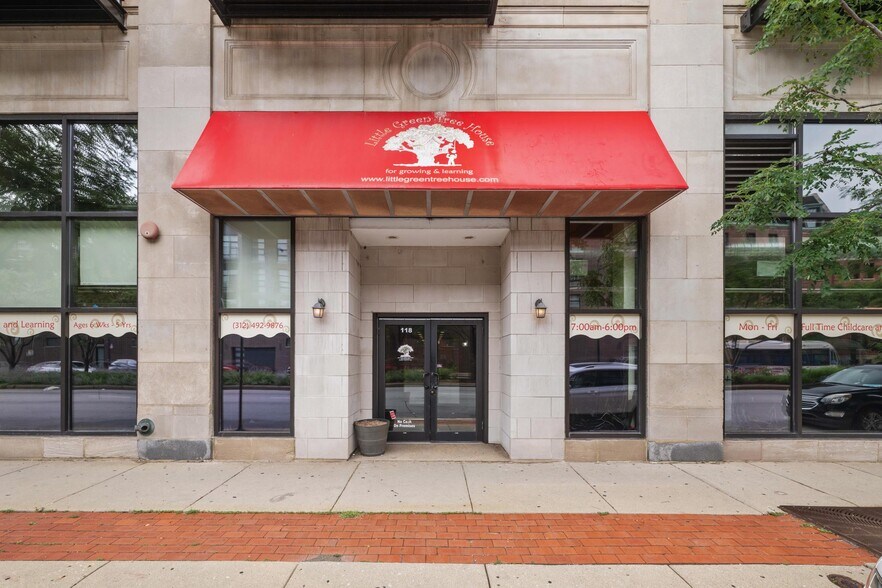 More Photos Of 100 S Ashland Ave, Chicago Apartments For Lease