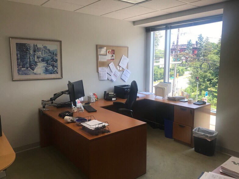 More Photos Of 804 Pershing Dr, Silver Spring Medical For Sale