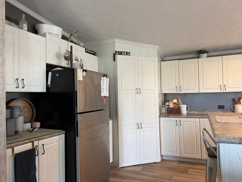 More Photos Of 14951 Interstate 35 Expy, Moore Flex For Sale