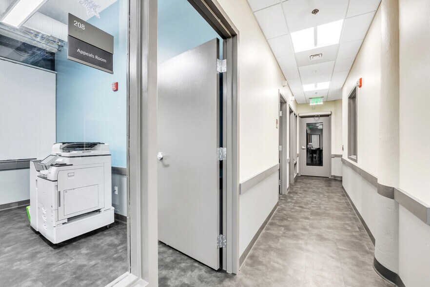 More Photos Of 80 Optical Dr, Southbridge Flex For Lease