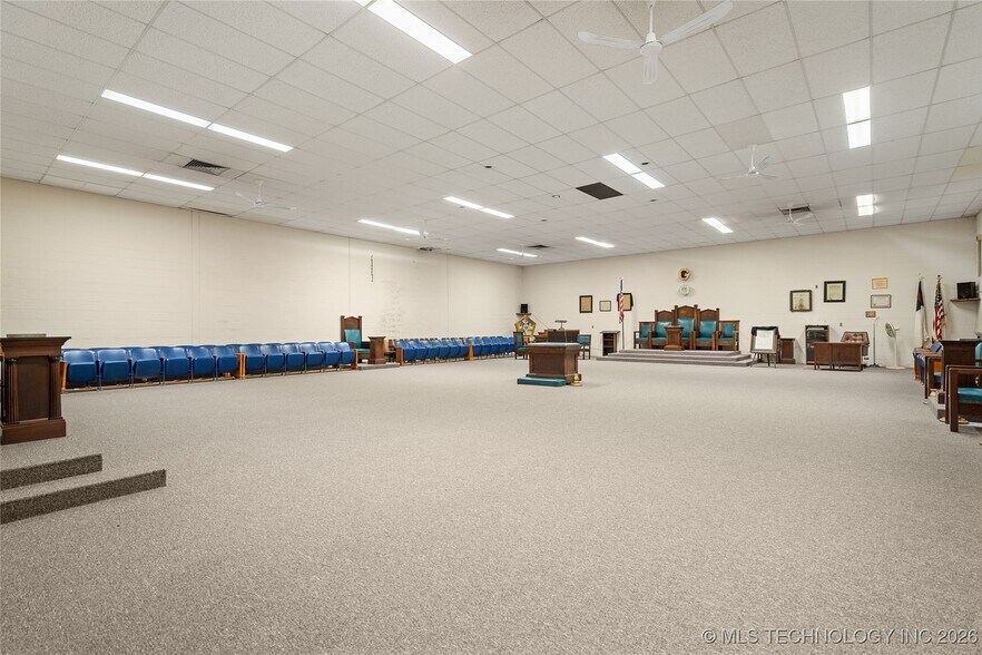 More Photos Of 1032 Cherry St, Ardmore Office For Sale