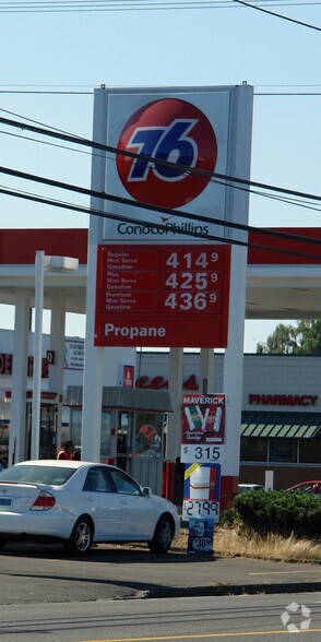 More Photos Of 102 Lancaster Dr NE, Salem Service Station For Sale