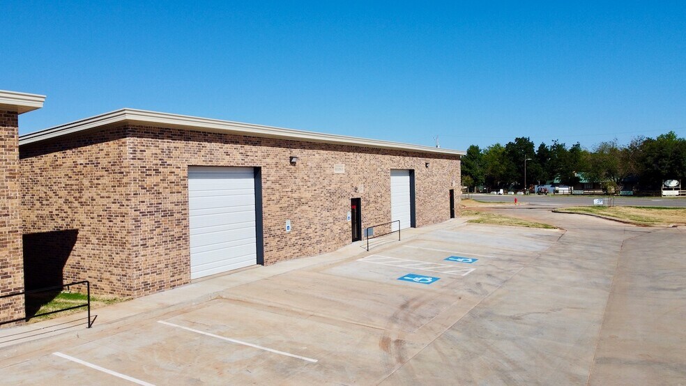 More Photos Of 9100 NW Expressway, Yukon Industrial For Sale