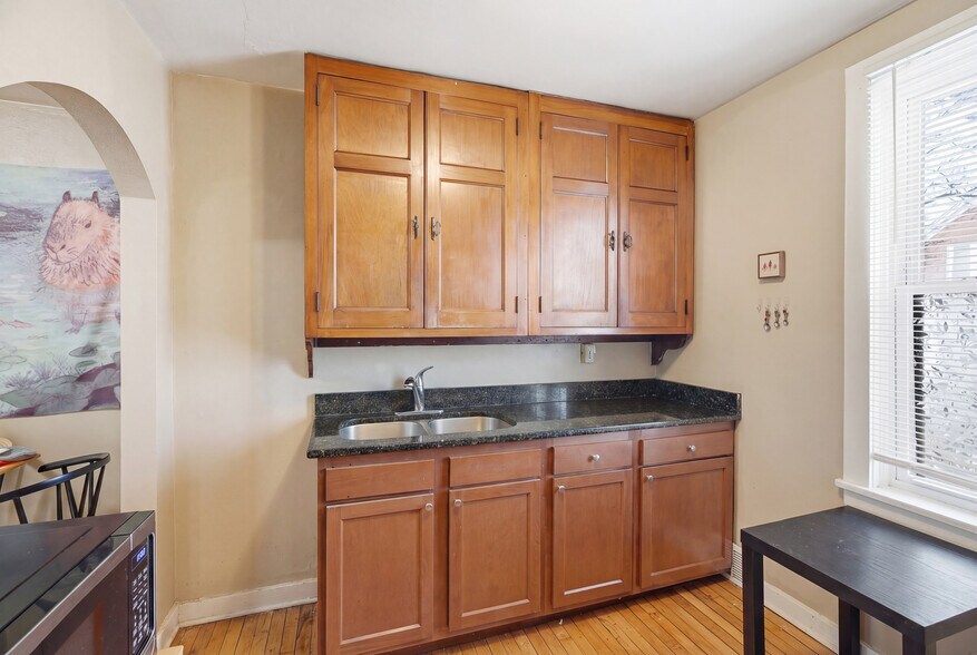 More Photos Of 940 3rd St E, Saint Paul Apartments For Sale