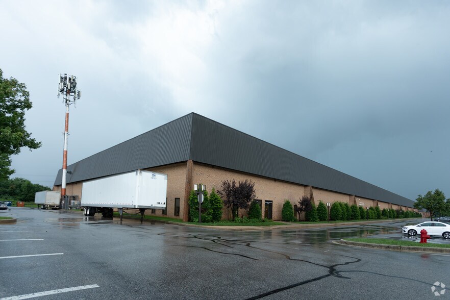 More Photos Of 9611 Pulaski Park Dr, Middle River Warehouse For Lease