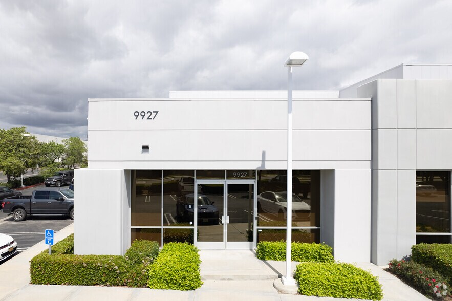 More Photos Of 9963-9987 Muirlands Blvd, Irvine Research And Development For Sale