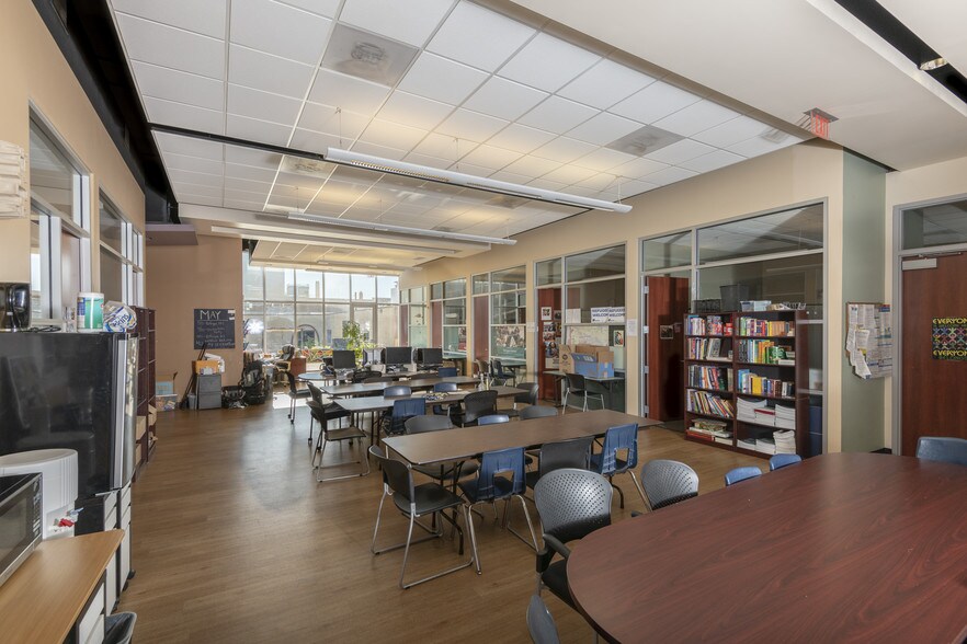 More Photos Of 120 N Stone Ave, Tucson Office For Sale