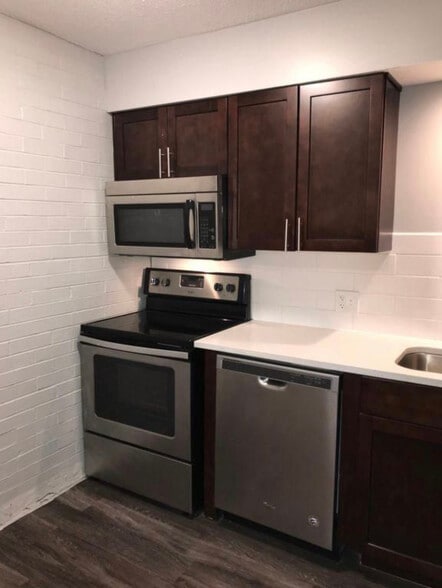 More Photos Of 706 E 139th St, Kansas City Apartments For Sale