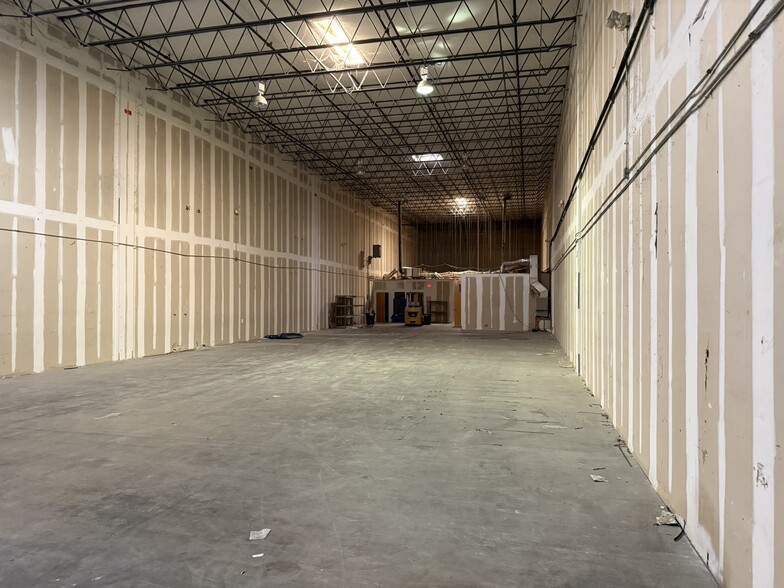 More Photos Of 4200 Church St, Sanford Warehouse For Lease