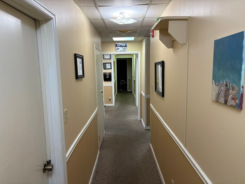 More Photos Of 906 Abercorn St, Savannah Office For Sale