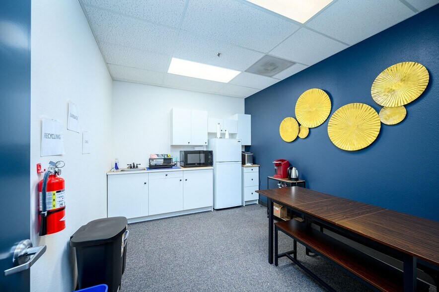 More Photos Of 308 N Villa Rd, Newberg Medical For Lease