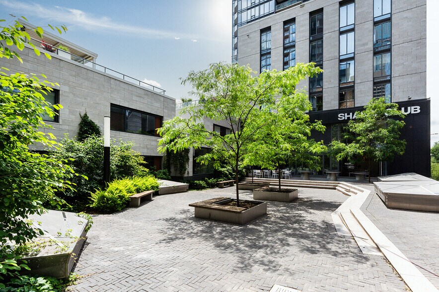 More Photos Of 1268 Rue Saint-Antoine O, Montréal Apartments For Sale