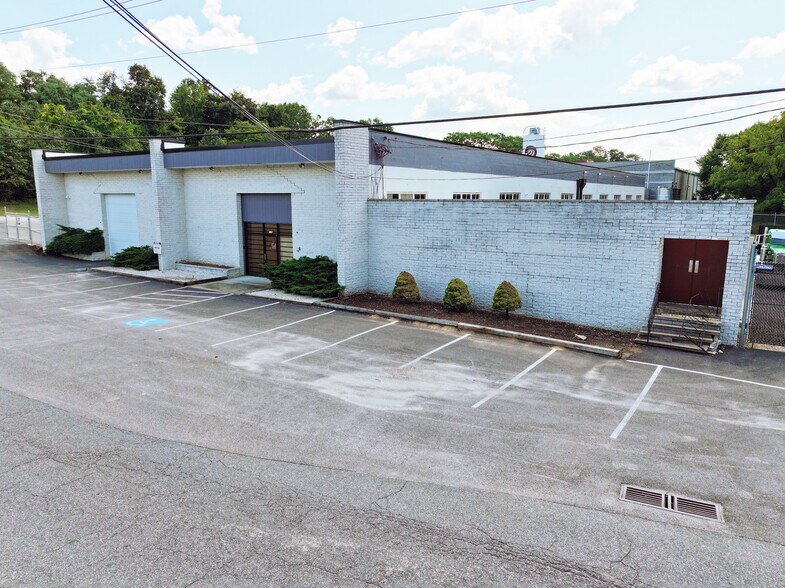 More Photos Of 109 Cockeysville Rd, Cockeysville Warehouse For Sale