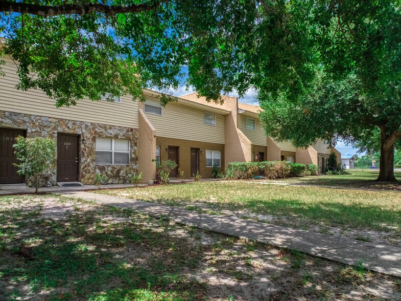 More Photos Of 1000 S Lake Anoka Blvd, Avon Park Multifamily For Sale