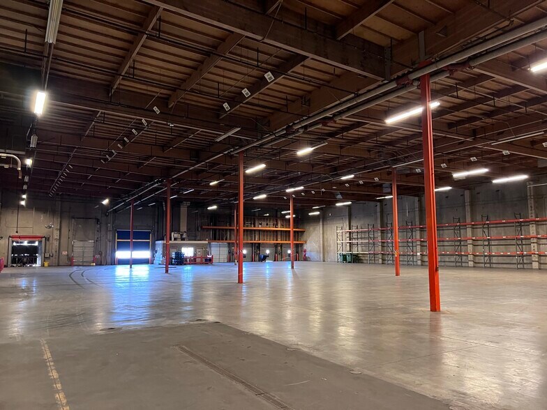 More Photos Of 2000 W Turner Rd, Lodi Manufacturing For Lease