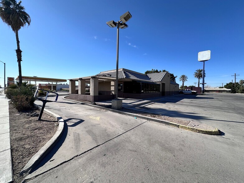 More Photos Of 379 S Lovekin Blvd, Blythe Fast Food For Sale