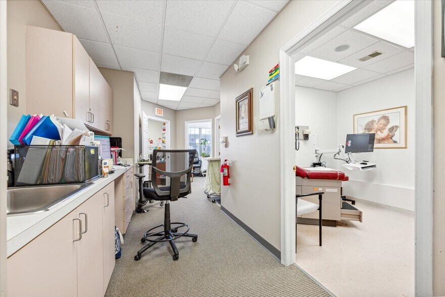 More Photos Of 301-302 Towne Centre Dr, Hillsborough Medical For Sale