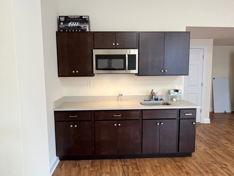 More Photos Of 1447-1455 W Irving Park Rd, Chicago Apartments For Lease