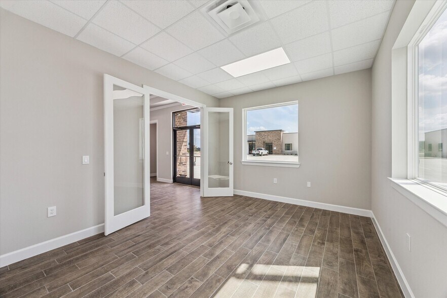 More Photos Of 11960 Broadway St, Pearland Unknown For Lease