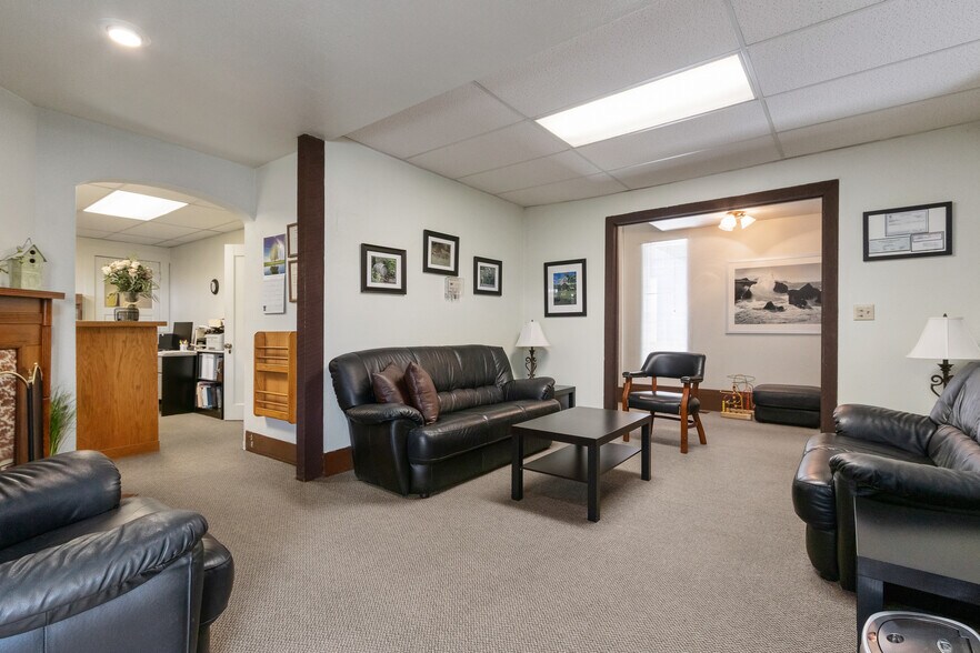 More Photos Of 2040 6th Ave, Tacoma Office For Sale