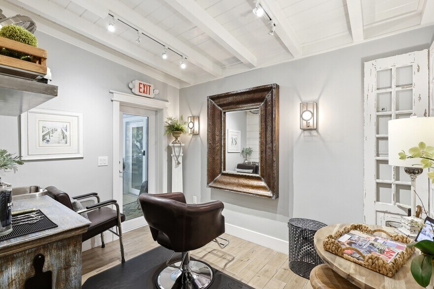 More Photos Of 840 Myrtle Ter, Naples Freestanding For Sale