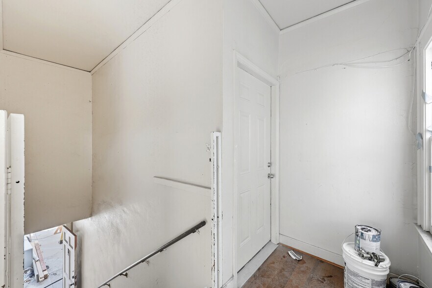 More Photos Of 522 W VERNON Ave, Los Angeles Daycare Center For Sale