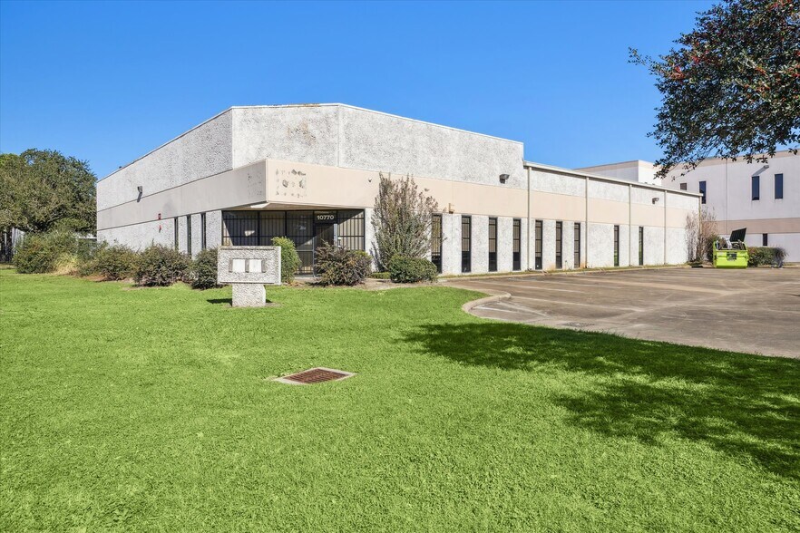 Primary Photo Of 10770 Moss Ridge Rd, Houston Warehouse For Lease