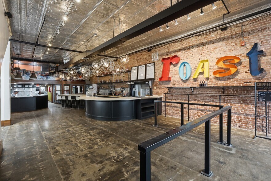 More Photos Of 122 E Randolph Ave, Enid Storefront Retail Residential For Sale