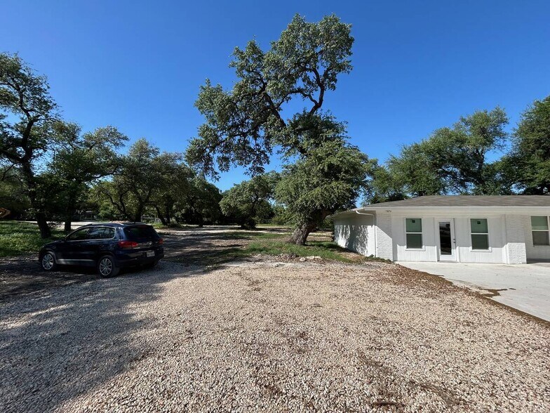 More Photos Of 8060 Highway 290 W, Austin Freestanding For Lease