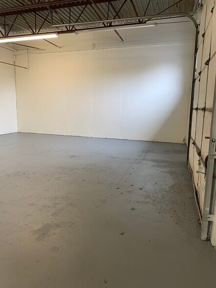 More Photos Of 3120 Beacon St, Colorado Springs Warehouse For Lease