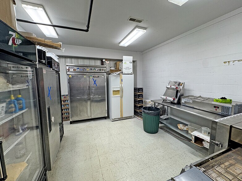 More Photos Of 8719 Hanover Industrial Dr, Columbia Industrial For Sale