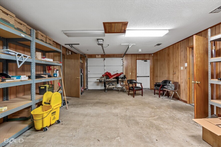 More Photos Of 523 Oxford Rd, Mansfield Office For Sale