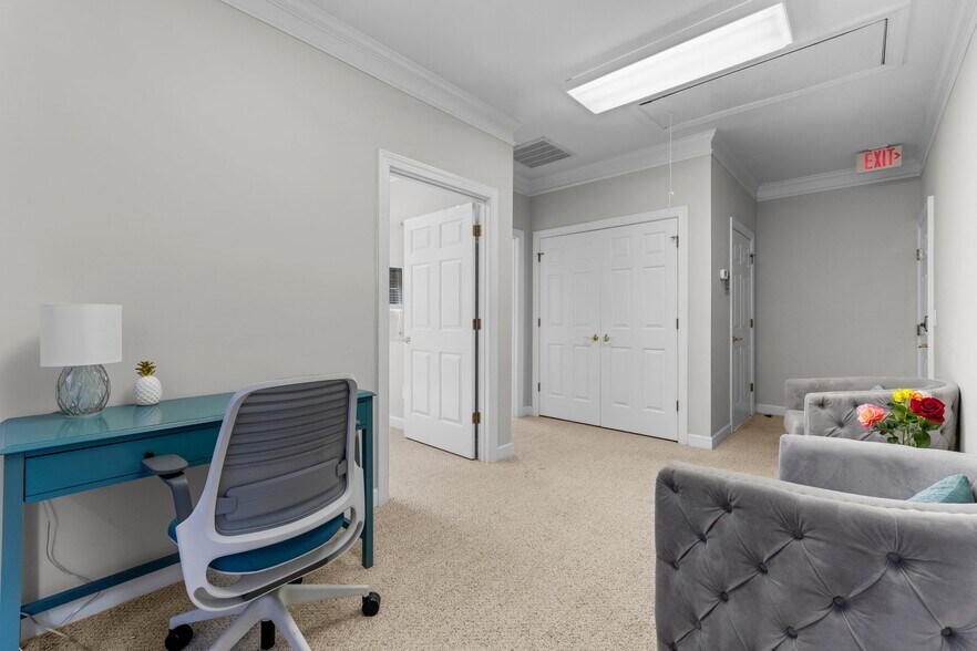 More Photos Of 6531 Creedmoor Rd, Raleigh Office For Sale