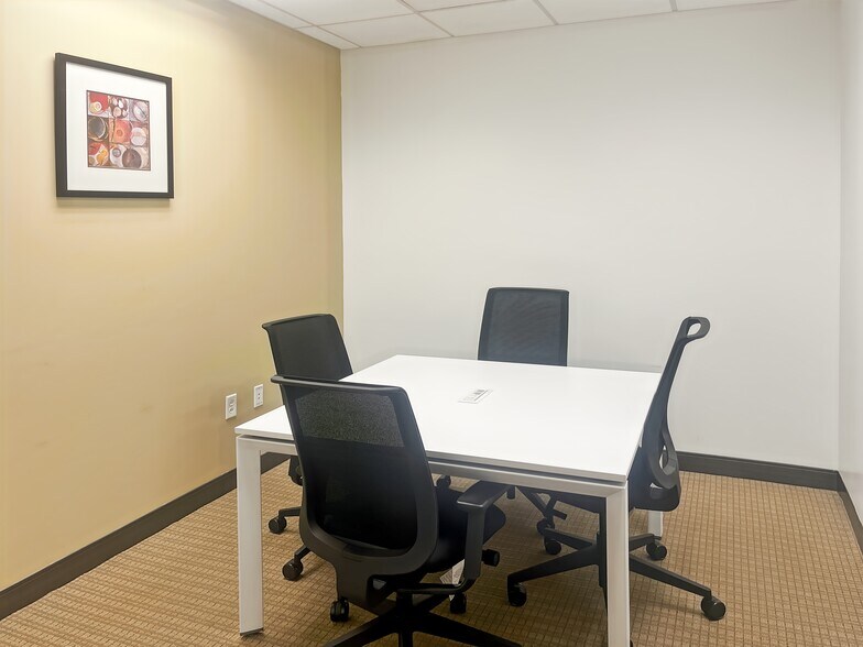 More Photos Of 601 21st St, Vero Beach Coworking Space