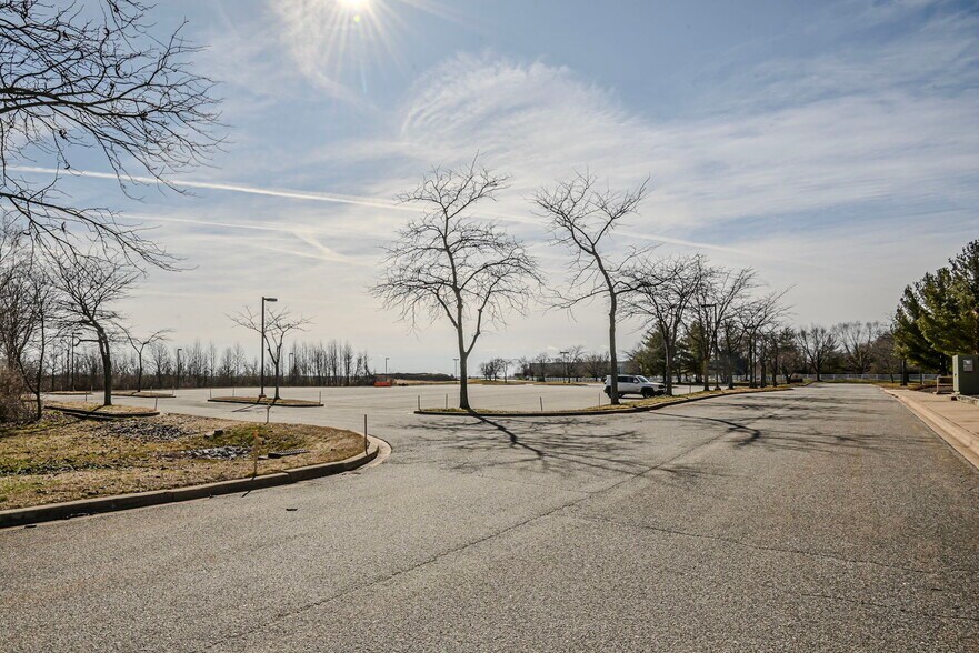 More Photos Of 118 Lukens Dr, New Castle Unknown For Lease