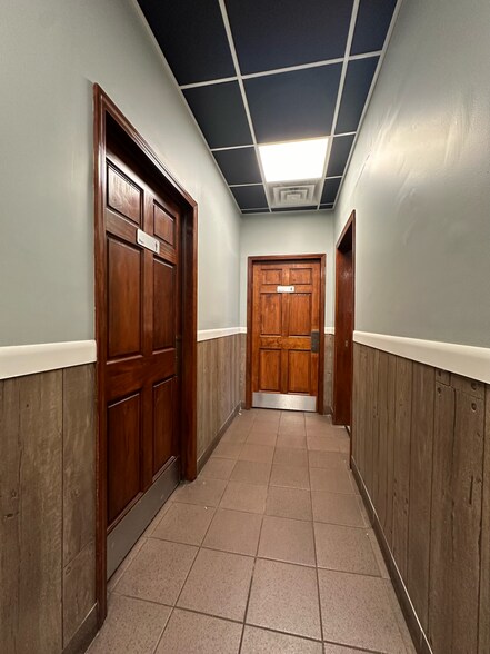 More Photos Of 102 E Park St, Taylorville Freestanding For Sale