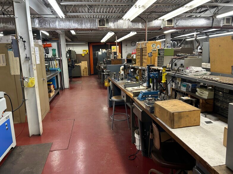 More Photos Of 600 Valley Rd, Hamburg Manufacturing For Lease