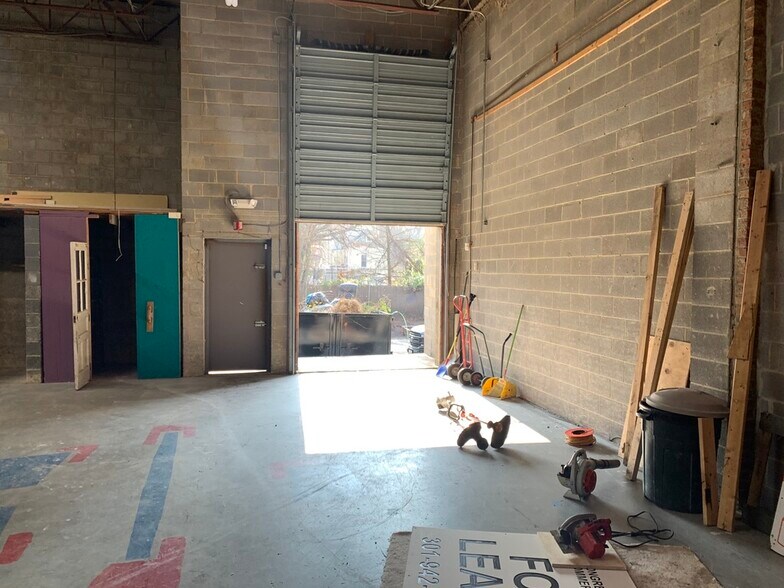 More Photos Of 3415-3501 Windom Rd, Brentwood Warehouse For Lease